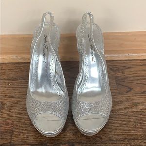 PRICE DROP peep toe pumps